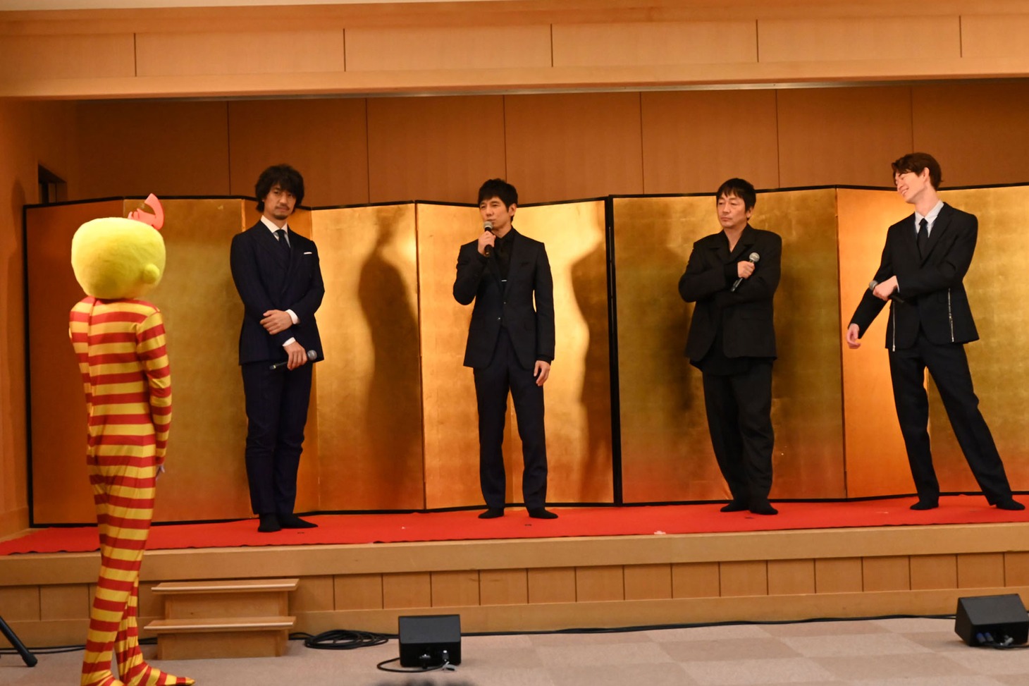 グックルくんの風貌に戸惑うキャスト陣。