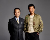 左から水谷豊、寺脇康文。