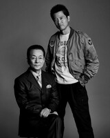 左から水谷豊、寺脇康文。