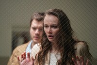 「呪われた息子の母 ローラ」