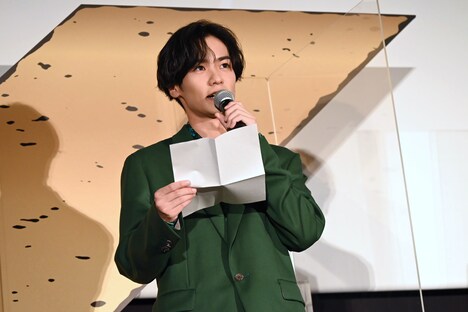 手紙を読み上げる川村壱馬。