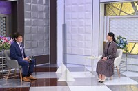 左から林修、浅田真央。