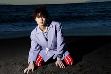 「磯村勇斗最新写真集（仮題）」より。