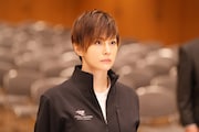 伊沢那美役の米倉涼子。