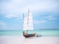 「丸木舟とUFO」