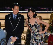 左からイ・ジョンジェ、チョン・ホヨン。（写真提供：MIKE GOULDING / UPI / Newscom / ゼータ イメージ）