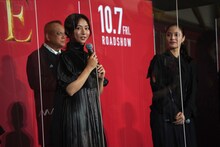 木村文乃（中央左）