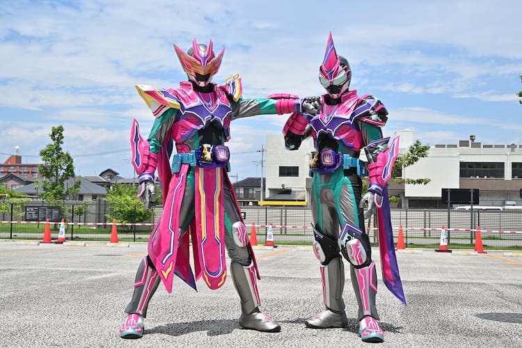 Vシネクスト「仮面ライダーリバイス」登場の新フォーム解禁 
