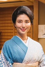 橋本マナミ演じるママ。