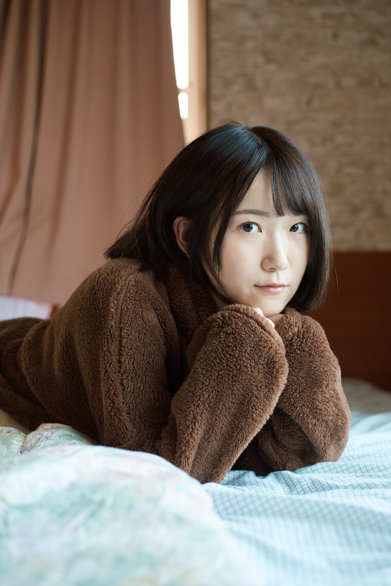 「シャーマンの娘」より、倉上桃圭演じる可奈。