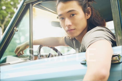 「山崎賢人2023年カレンダー」スターダストショッパーズの特典カット。