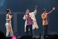 「仮面ライダーリバイス ファイナルステージ＆番組キャストトークショー」より、トークショーの様子。