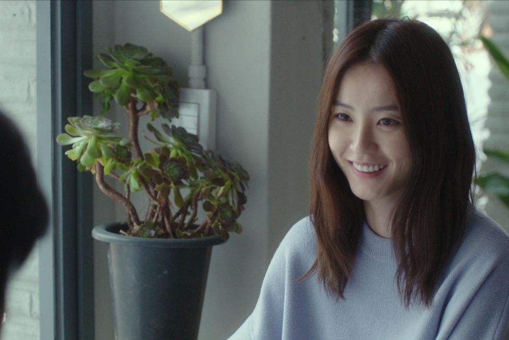 「窓辺のテーブル 彼女たちの選択」 (c)2016 Vol Media Co., Ltd. All Rights Reserved