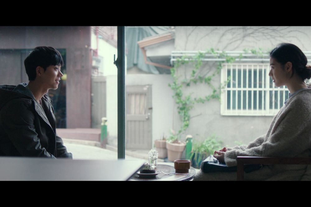 「窓辺のテーブル 彼女たちの選択」 (c)2016 Vol Media Co., Ltd. All Rights Reserved