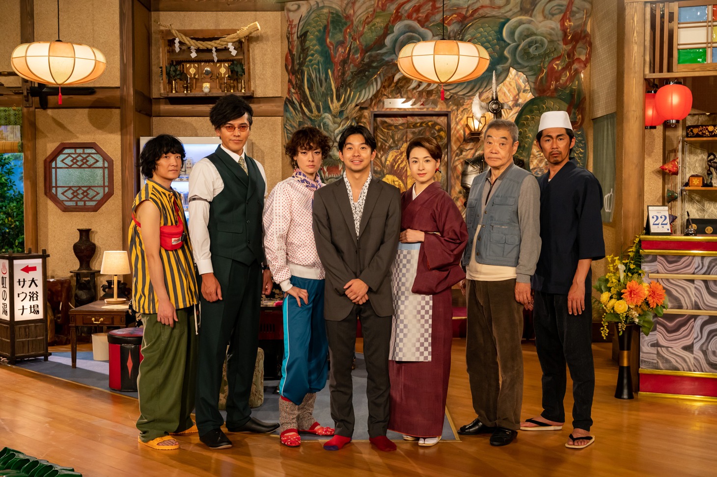 左から石崎ひゅーい、要潤、市川実日子、仲野太賀、檀れい、柄本明、KAƵMA。