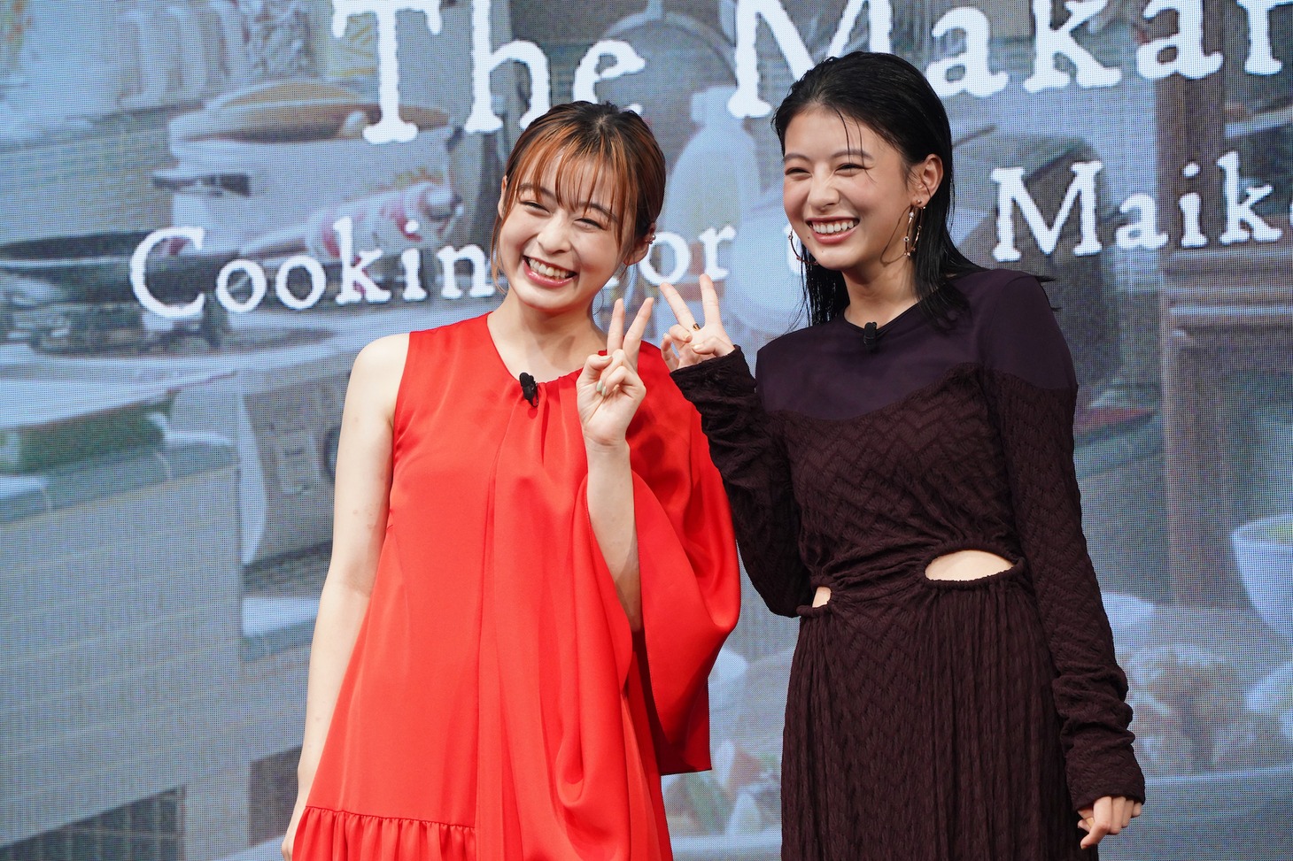 左から森七菜、出口夏希。