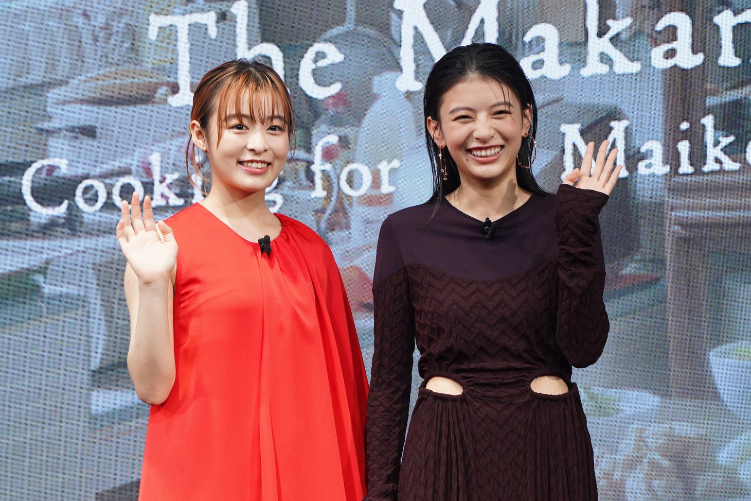 左から森七菜、出口夏希。