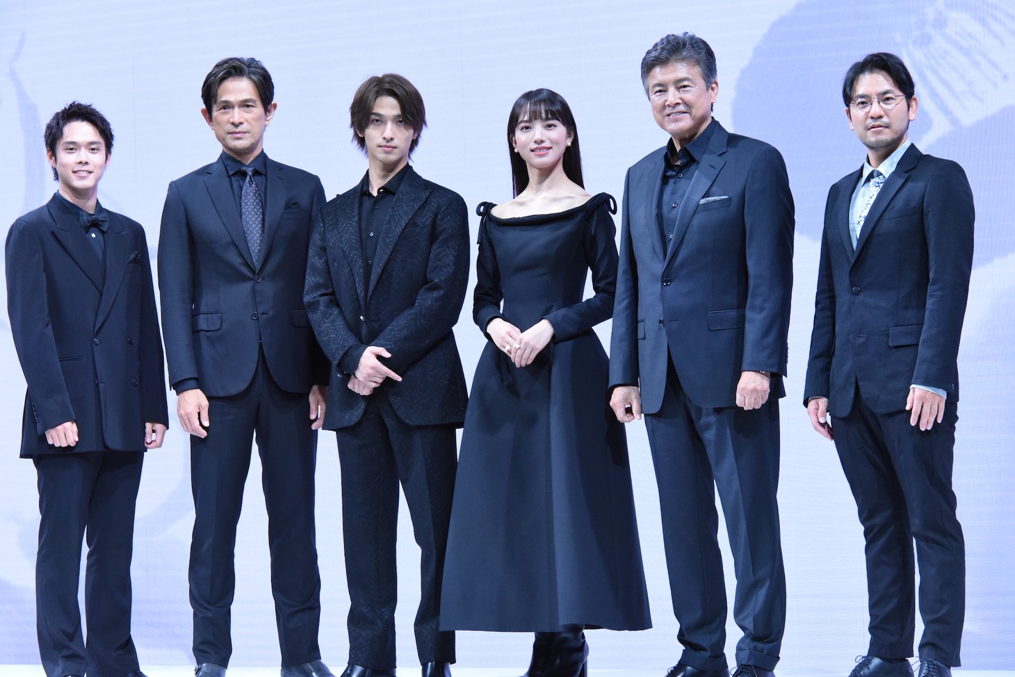 「線は、僕を描く」完成報告会の様子。