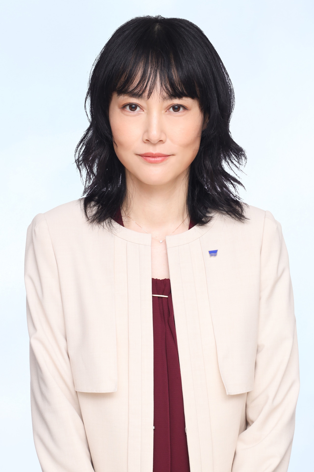 鮫島立希役の菊地凛子。