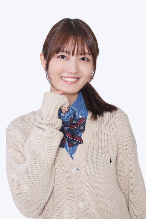 秋山美月役の水谷果穂。