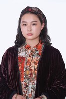 伊藤香役の箭内夢菜。