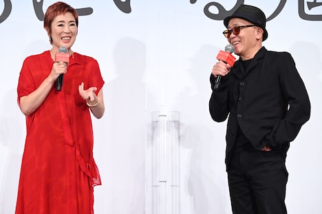 左から寺島しのぶ、廣木隆一。