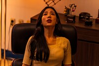 「ヒプノシス／催眠」 (c)2021 SMILE ENT & CAPITAL ONE & THE FRIDAY PICTURES & JCUSTOM GROUP. All Rights Reserved.