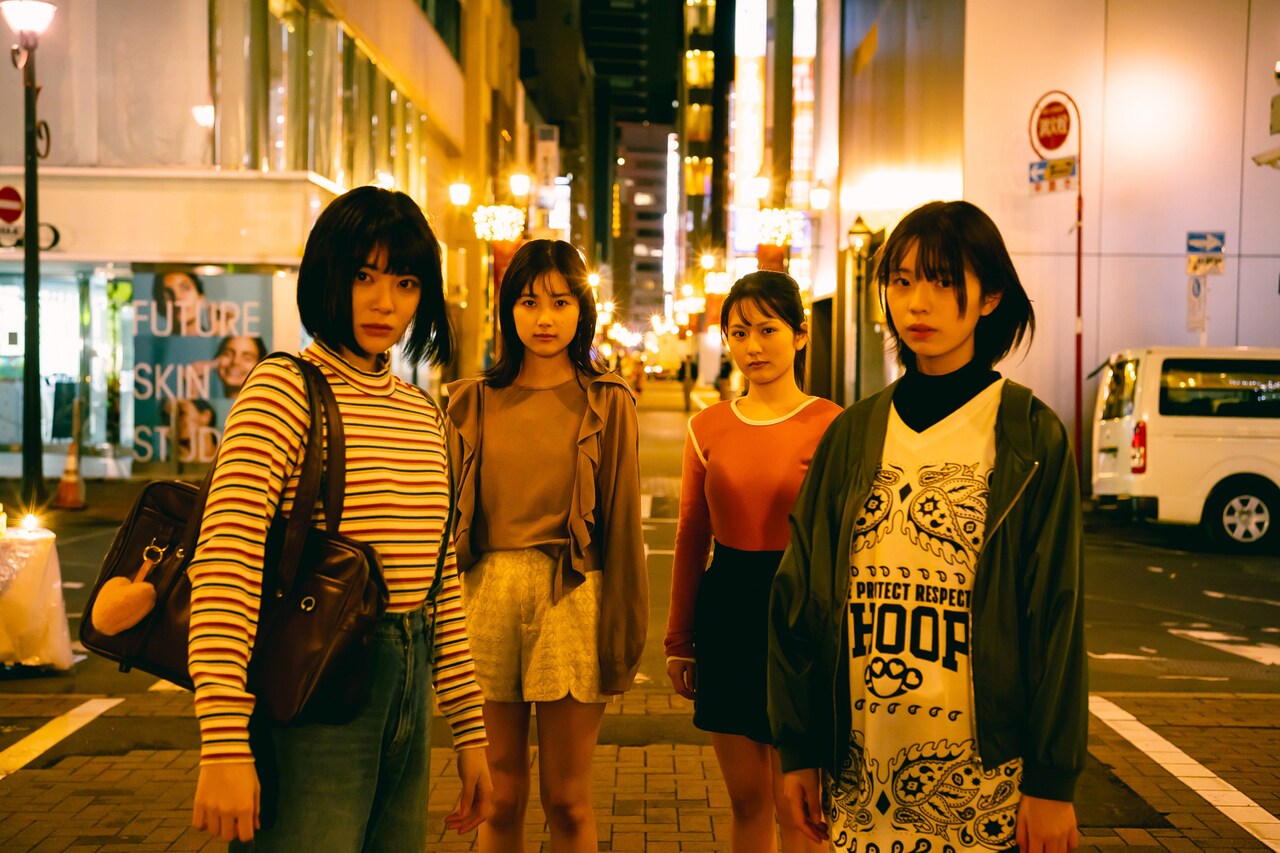 女子高校生が超能力に目覚める「メイヘムガールズ」特報、カンニング竹山が先生役で出演