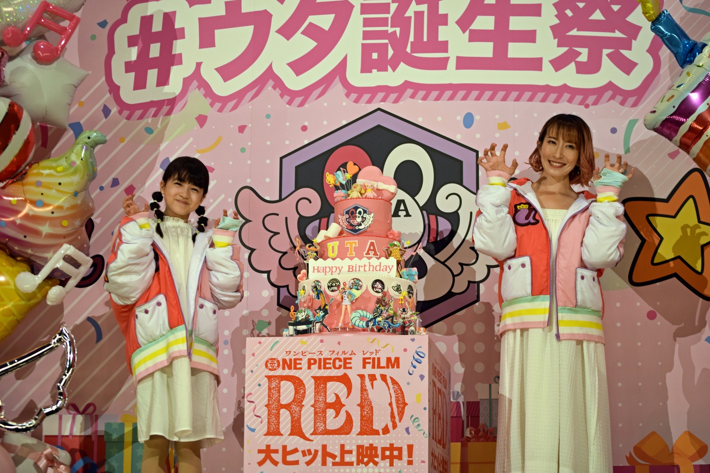左から新津ちせ、名塚佳織。