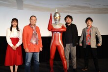 左から黒木ひかり、森次晃嗣、ウルトラセブン、樋口真嗣、関智一。