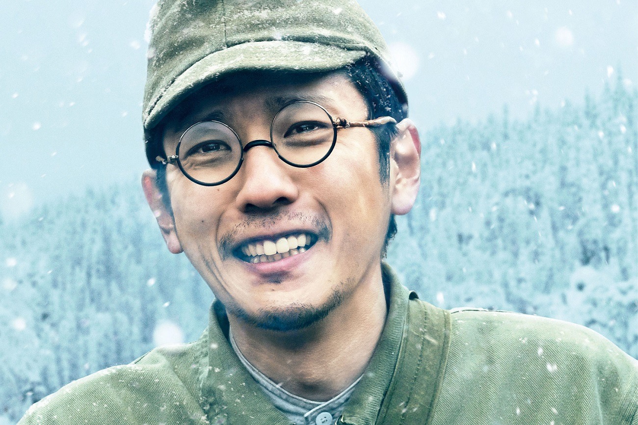 映画「ラーゲリより愛を込めて」メインビジュアル (c)2022映画「ラーゲリより愛を込めて」製作委員会 (c)1989清水香子
