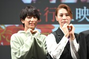 左から小西詠斗、瀬戸かずや。