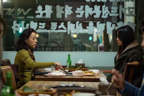 「同じ下着を着るふたりの女（原題）」