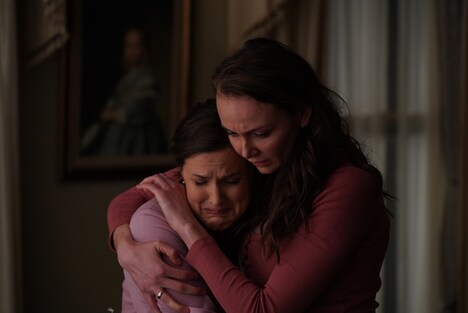 「呪われた息子の母 ローラ」