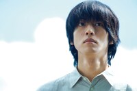 「流浪の月」より、松坂桃李。(c)2022「流浪の月」製作委員会