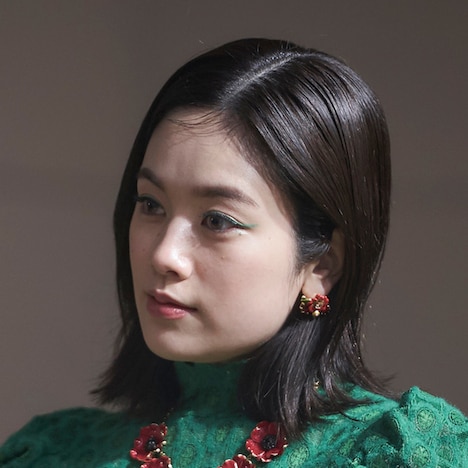 筧美和子扮するアネモネ怪人。