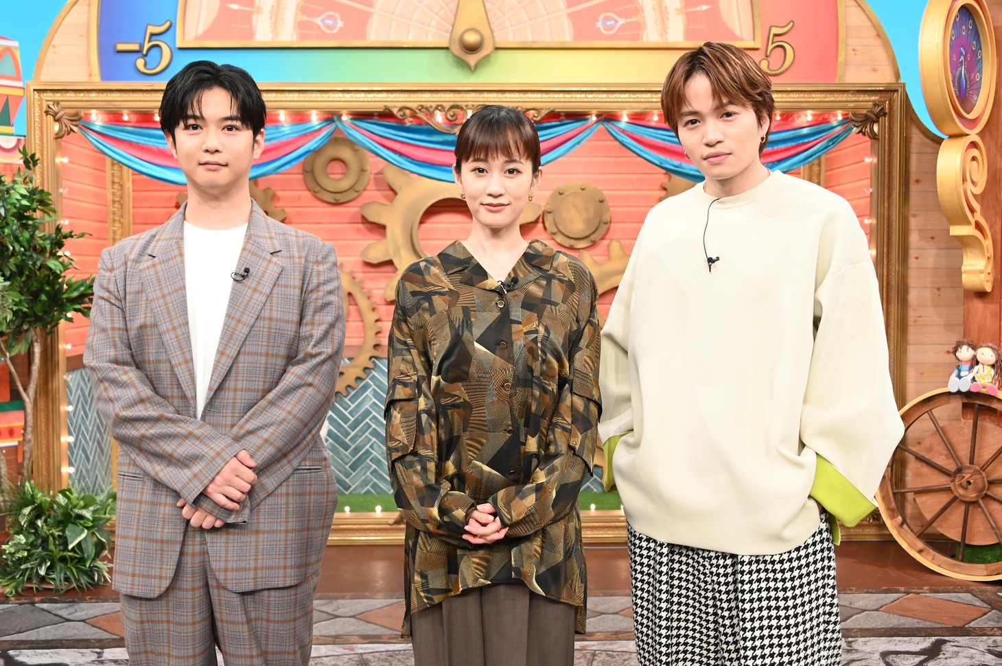 左から千葉雄大、前田敦子、菊池風磨。