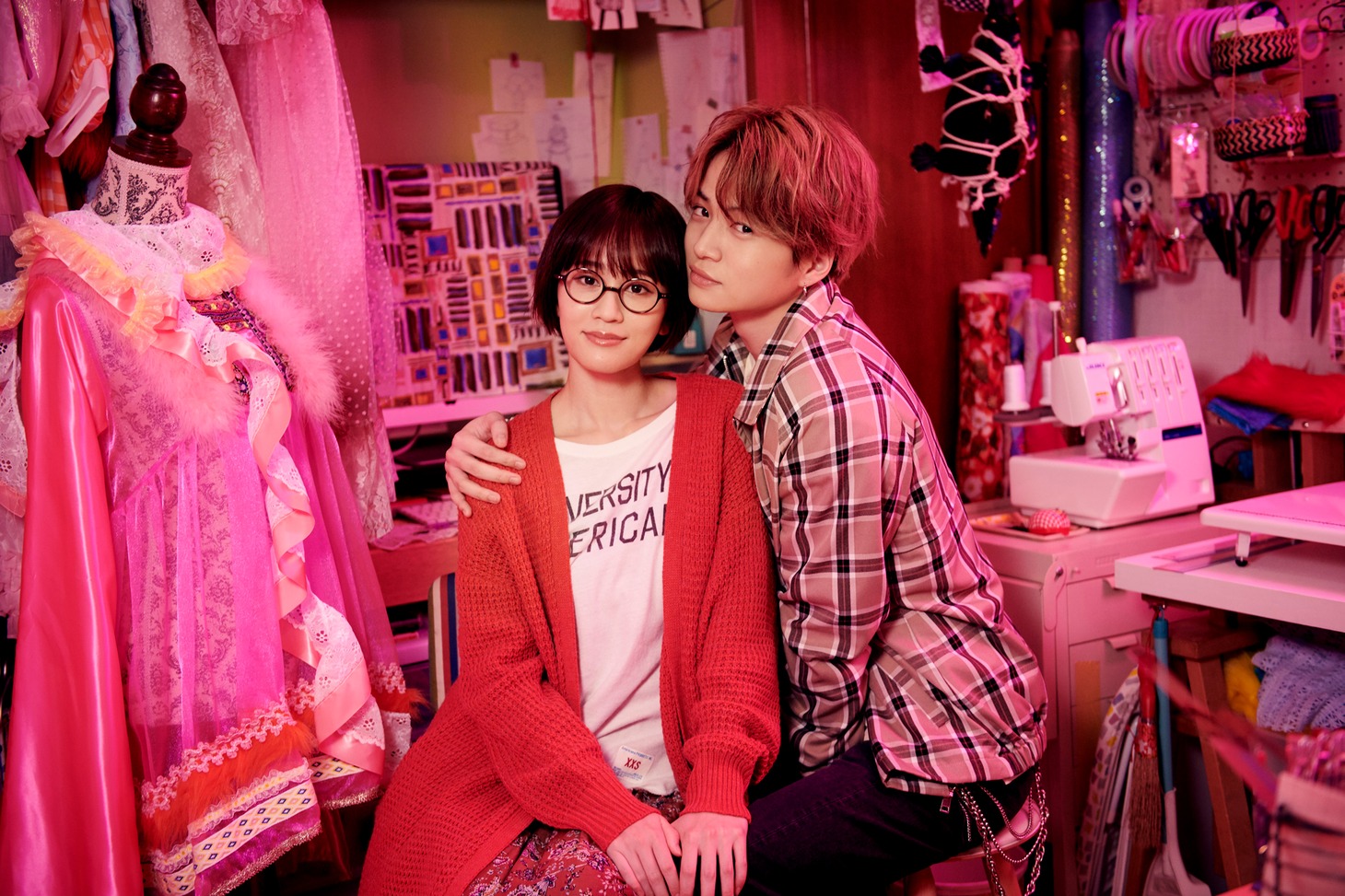 「もっと超越した所へ。」より、前田敦子演じる真知子（左）と菊池風磨扮する怜人（右）。
