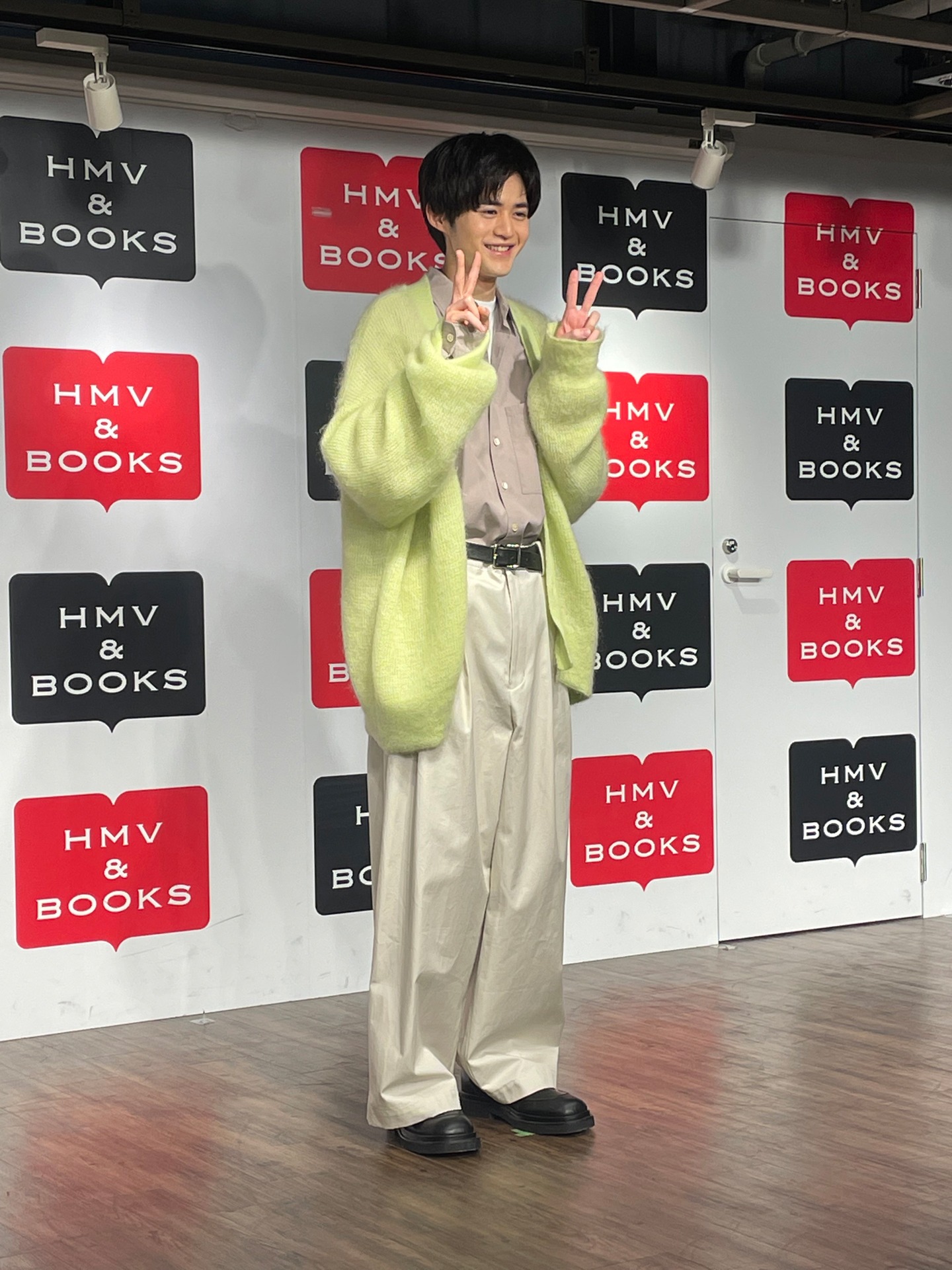 鈴鹿央士