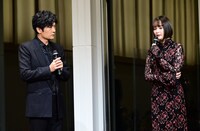 「窓辺にて」完成報告イベントの様子。