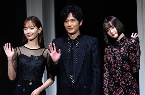 左から中村ゆり、稲垣吾郎、玉城ティナ。