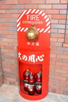 「ジブリの大倉庫」に置かれている消化器。