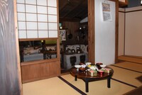 「『食べるを描く。』増補改訂版」より「となりのトトロ」に登場する草壁一家の家。