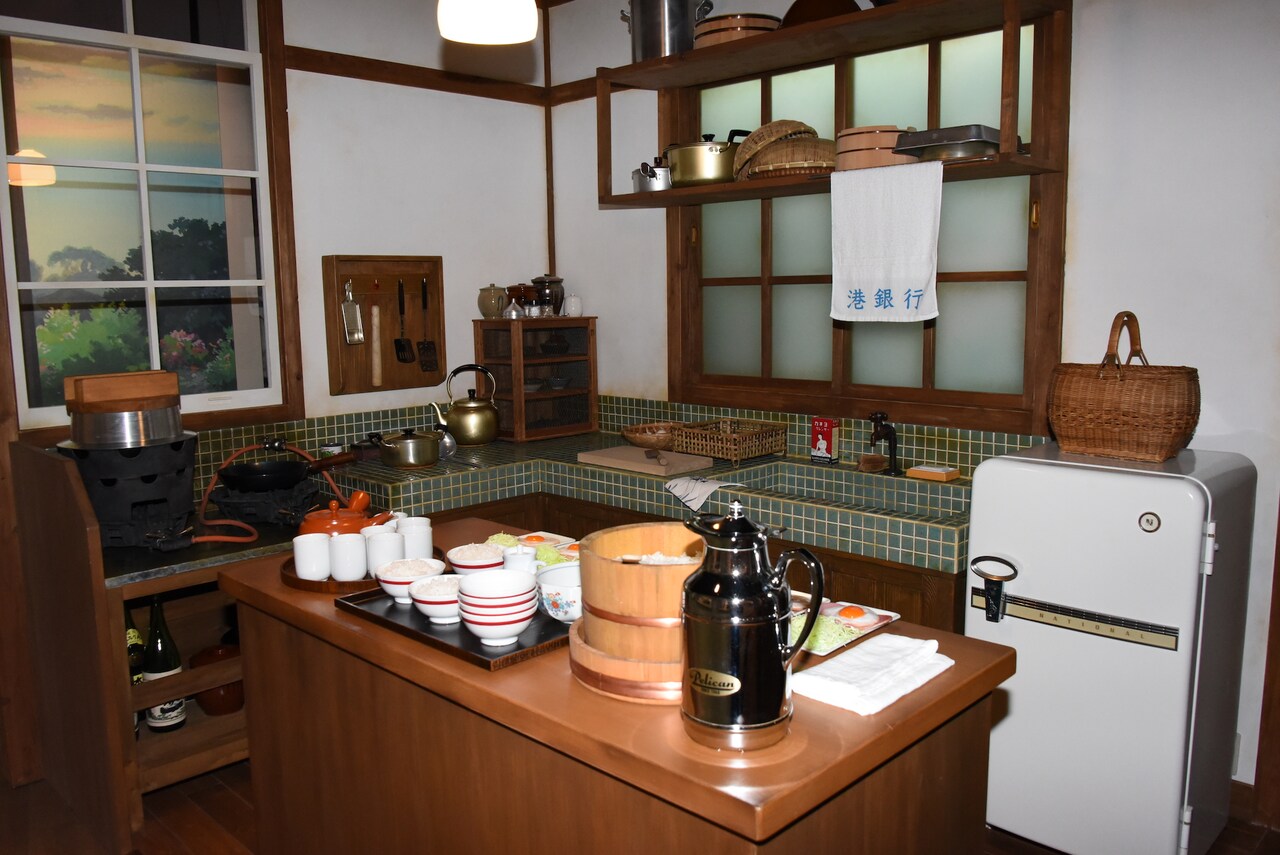 食べるを描く。』増補改訂版」より「コクリコ坂から」のコクリコ荘の