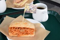 「カフェ 大陸横断飛行」で販売されるサンドイッチ。