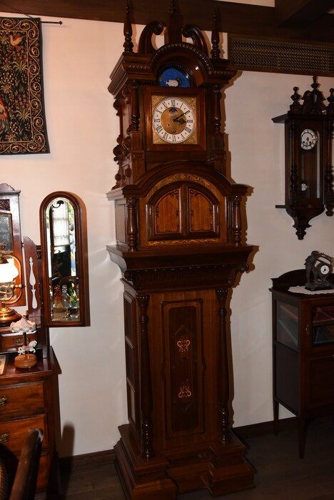 「地球屋」より古時計。