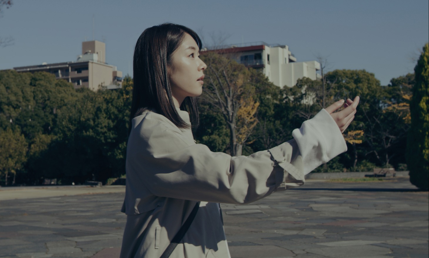 「の方へ、流れる」