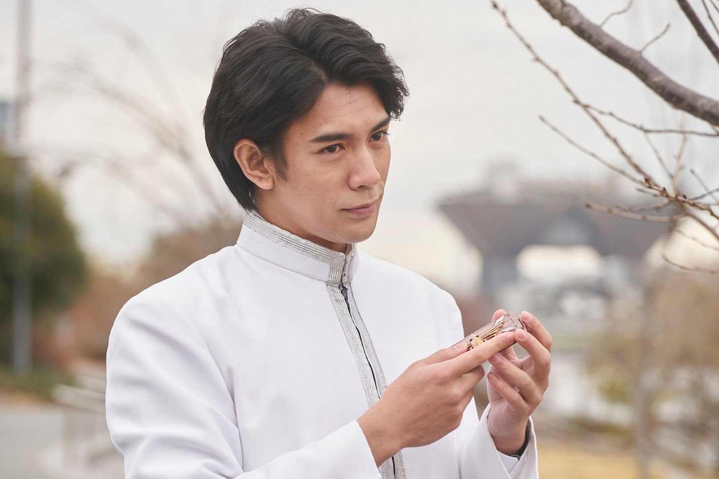 「仮面ライダーアウトサイダーズ ep.1 鏡の世界（ミラーワールド）のお宝と王蛇の帰還」