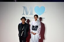 左から廣木隆一、榮倉奈々。