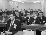 「セールスマン」